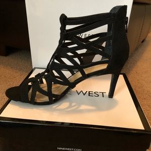 ❌SOLD❌. Nine West Strappy Heels 🖤